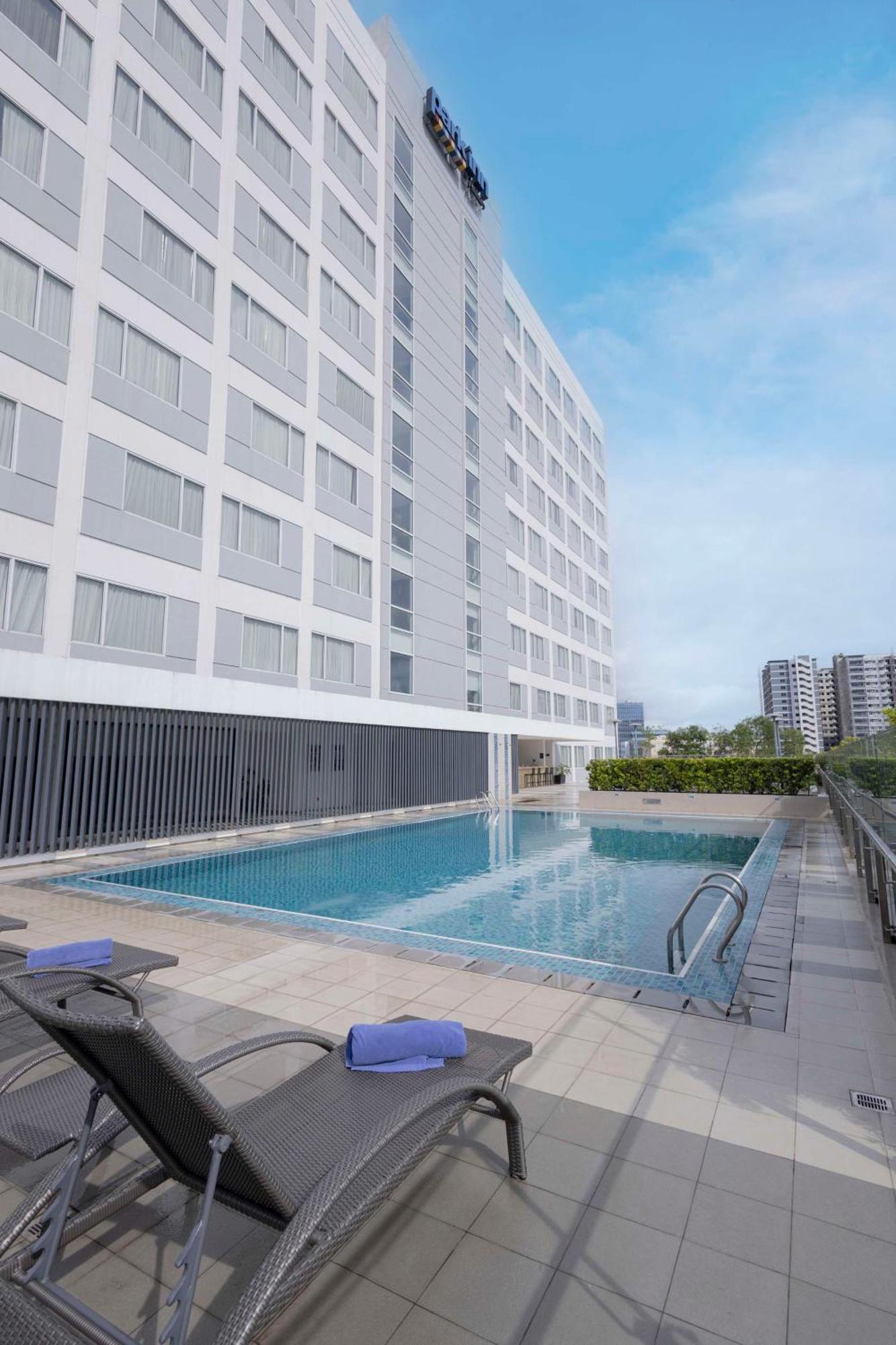 Park Inn By Radisson Iloilo Exterior photo